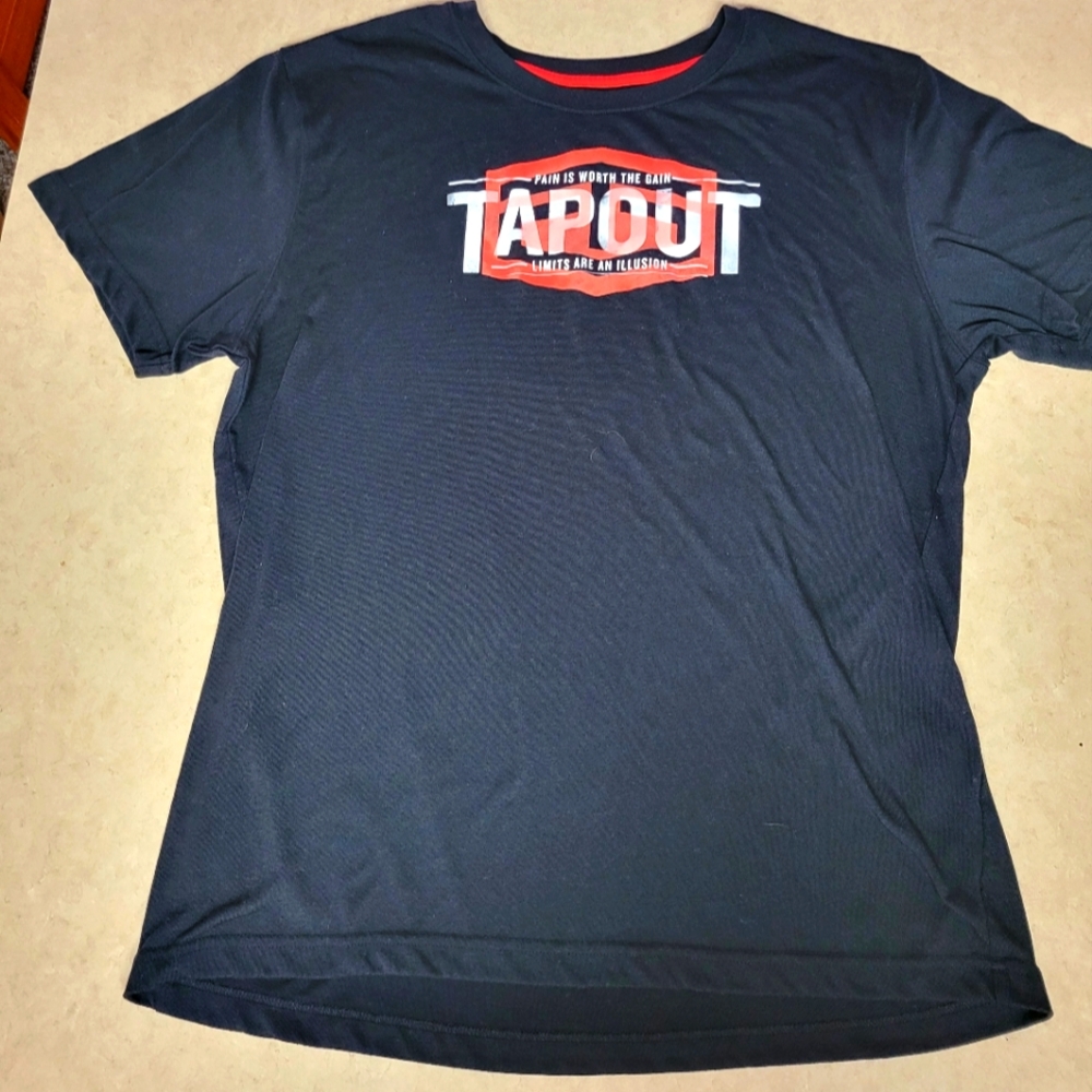 Tap Out large Tshirt black red white logo